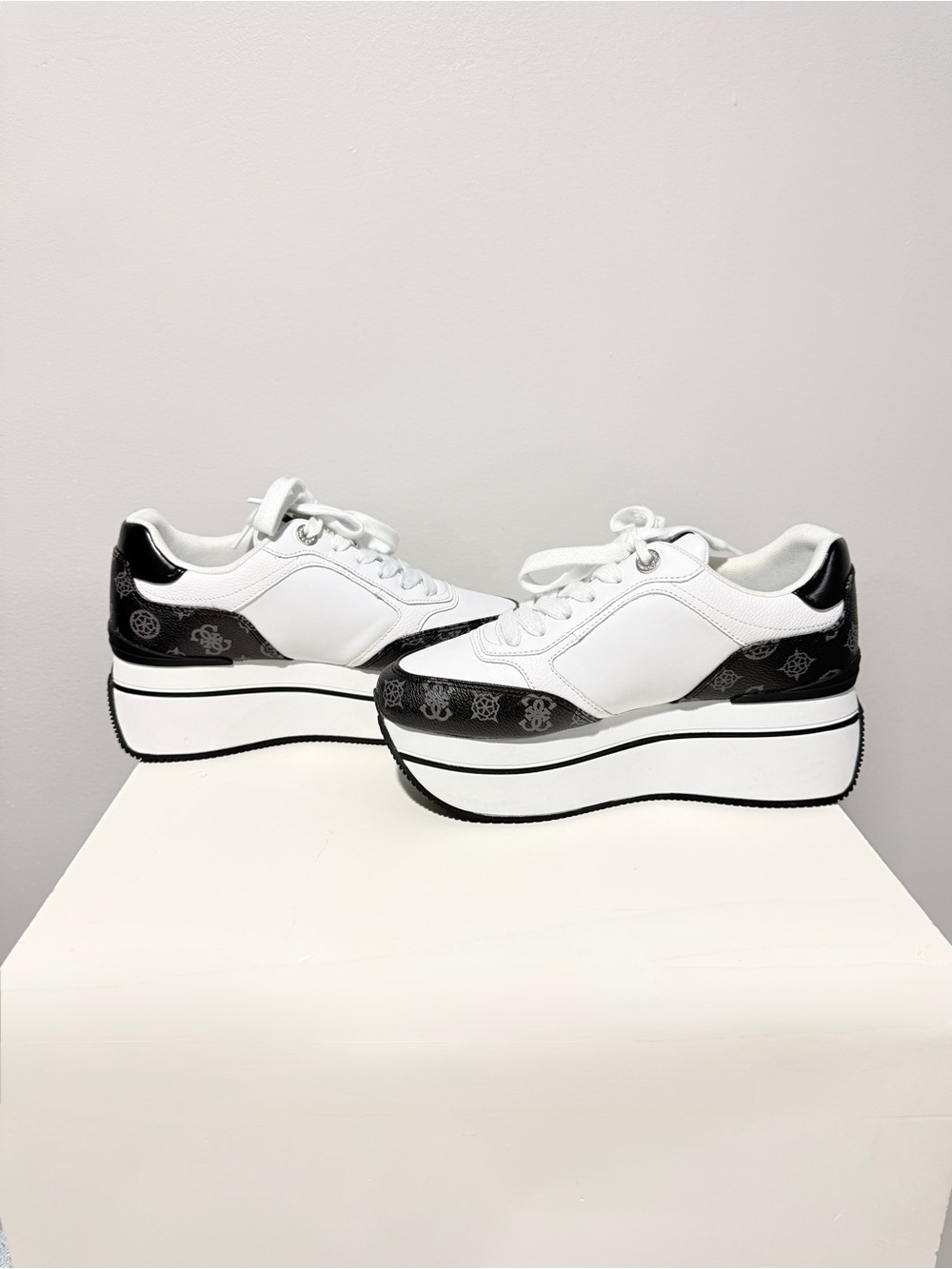 GUESS CAMRIO Platform Multilogo Sneakers Size 8.5 Women's Trainers Y2K - Picture 7 of 10